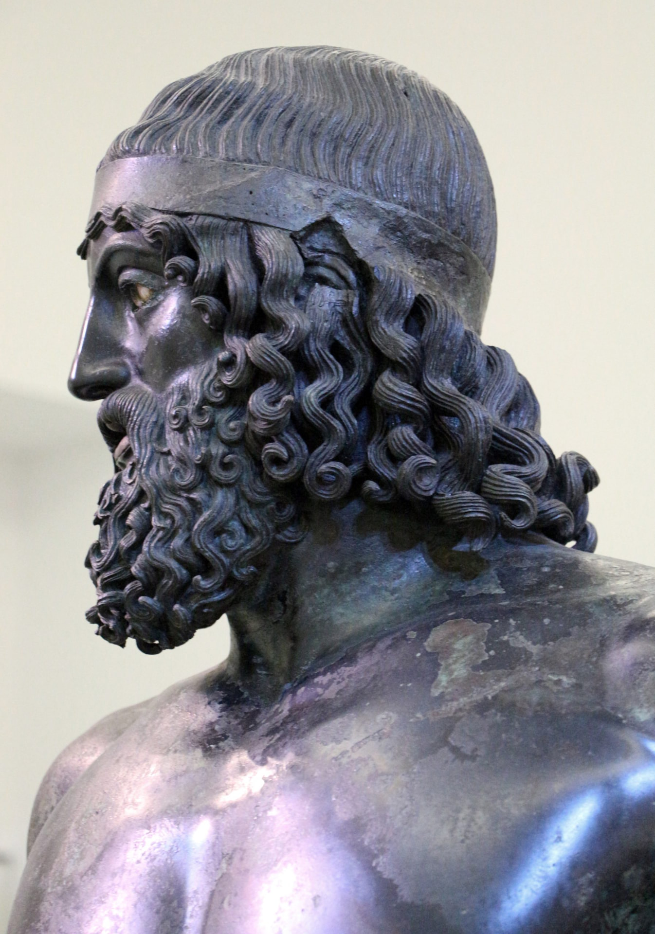 Fotografia di un bronzo di Riace, dettaglio della testa